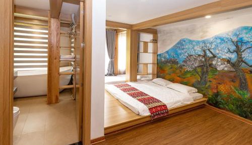 Queen Room with Spa Bath