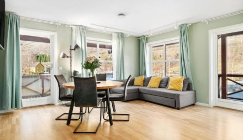 Flåm Station 1-bedroom Apartment with balcony