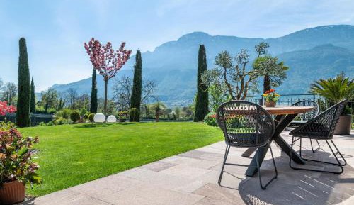 Superior One-Bedroom Apartment with Balcony