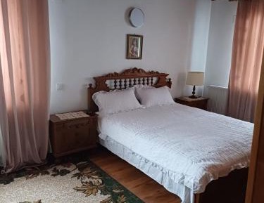 Deluxe Room (2 Adults + 1 Child)