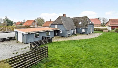 Four-Bedroom Holiday Home