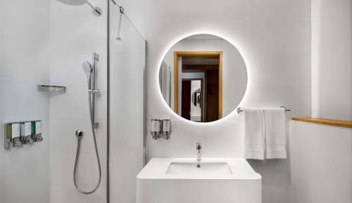 King Room - Non-Smoking