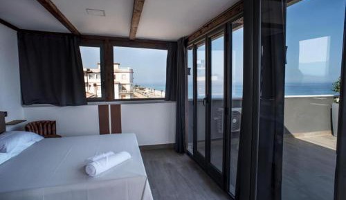 Double or Twin Room with Terrace