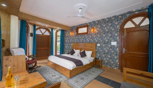 Deluxe Double Room with Balcony