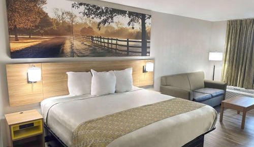 King Room - Disability Access - Non-Smoking