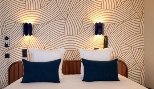 Family Room (2 Adults + 2 Children)