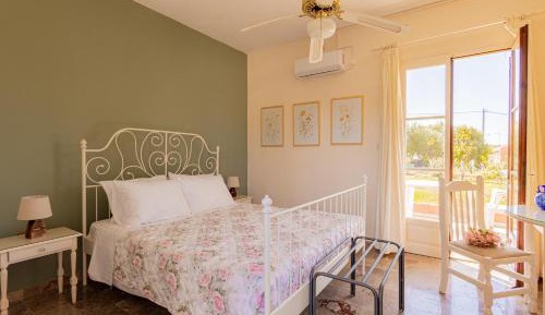 Studio with Garden View