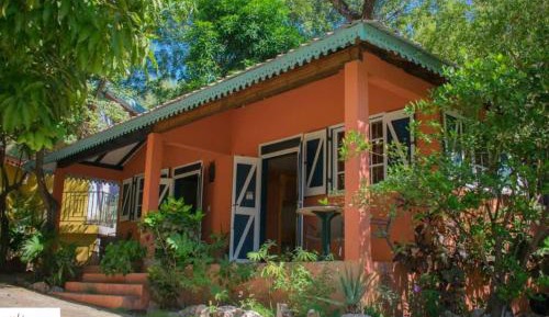 Bungalow with Garden View
