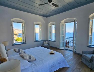 Deluxe Double Room with Balcony and Sea View