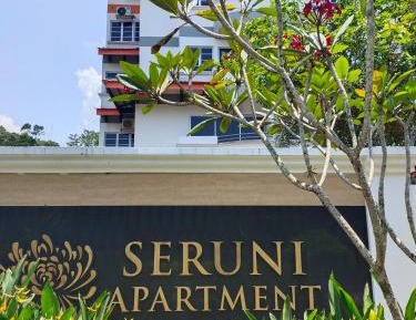 Three-Bedroom Apartment with Balcony