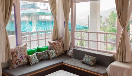 Apartment with Garden View