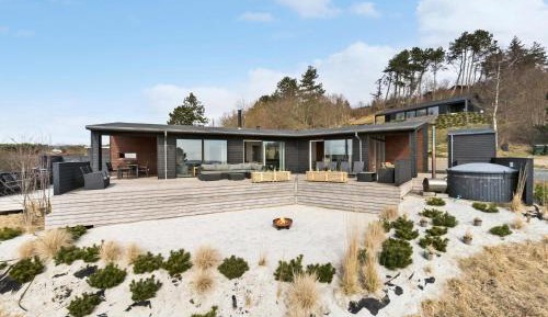 Four-Bedroom Holiday Home