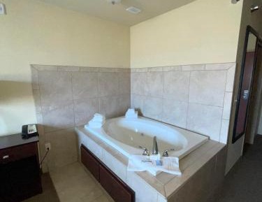 King Suite with Spa Bath