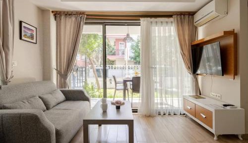 Apartment with Garden View