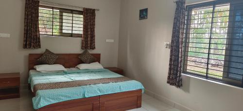 Family Room with Garden View