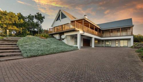 Four-Bedroom Holiday Home