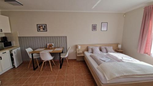 Triple Room with Terrace