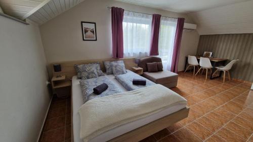 Triple Room with Garden View