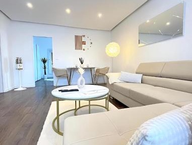 Apartment with Lake View