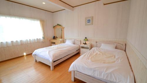 Twin Room - Non-Smoking