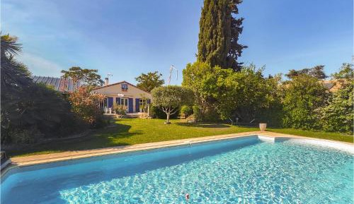 Three-Bedroom Holiday Home 