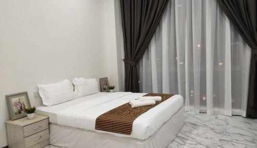 Apartment with Garden View