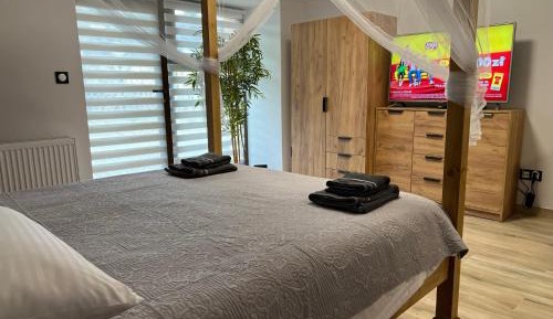 Studio with Spa Bath