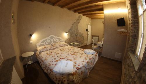 Double or Twin Room with Bathroom