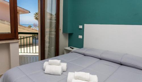 Double Room with Balcony and Sea View