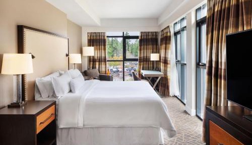 1 Bedroom 2 room Suite, Resort view, Clubhouse, Corner room