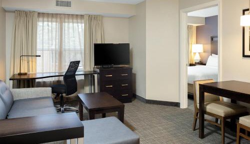 One-Bedroom King Suite with Sofa Bed - Non-Smoking