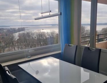 Apartment with Lake View