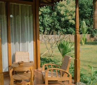 Deluxe Room (2 Adults + 1 Child)