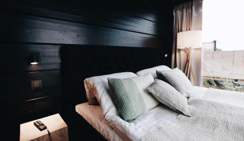 Suite with Lake View