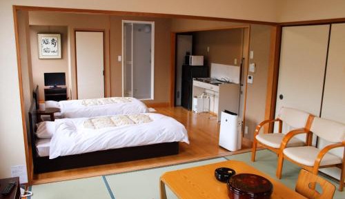 Twin Room with Shower