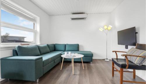 One-Bedroom Holiday Home