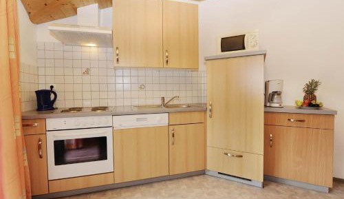 Two-Bedroom Apartment with Shower 