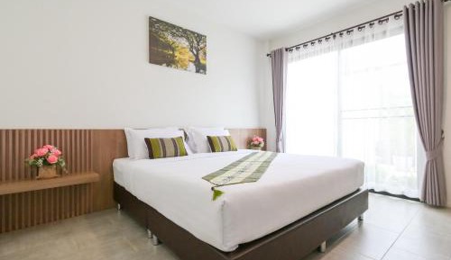 Cottage with Garden View