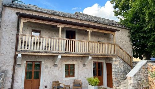 Apartment with Garden View
