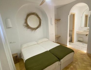 Twin Room with Private Bathroom