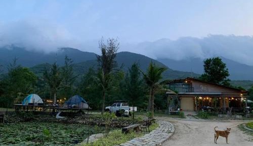 Family Room with Mountain View