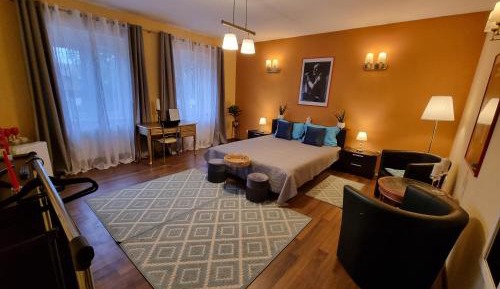 Standard Double Room with Shared Bathroom