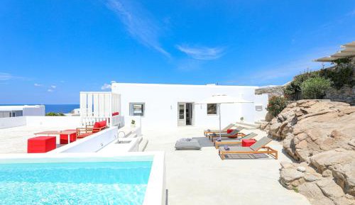 URANOS Villa with Sea View, Terrace and Private Pool