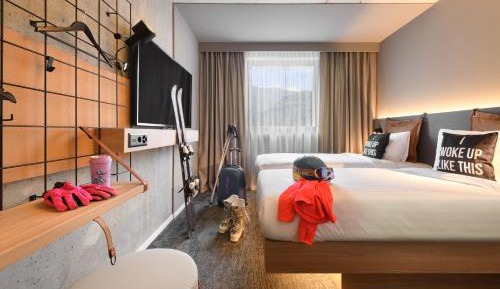 Moxy Standard Guest room with 2 Twin/Single Bed(s)