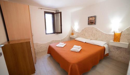 Apartment with Garden View