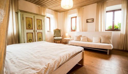 Double or Twin Room with Mountain View