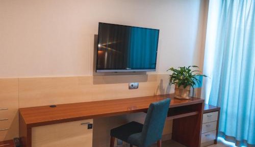 Twin Room (2 Adults + 1 Child)