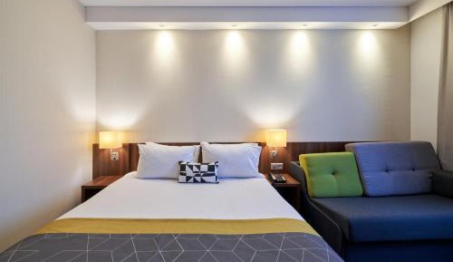 Standard Queen Room - Free Breakfast