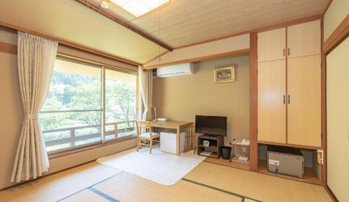 Japanese-Style Quadruple Room
