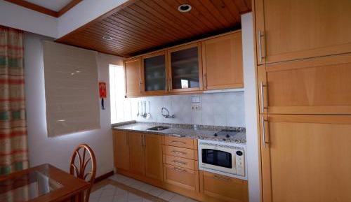 Deluxe One-Bedroom Apartment